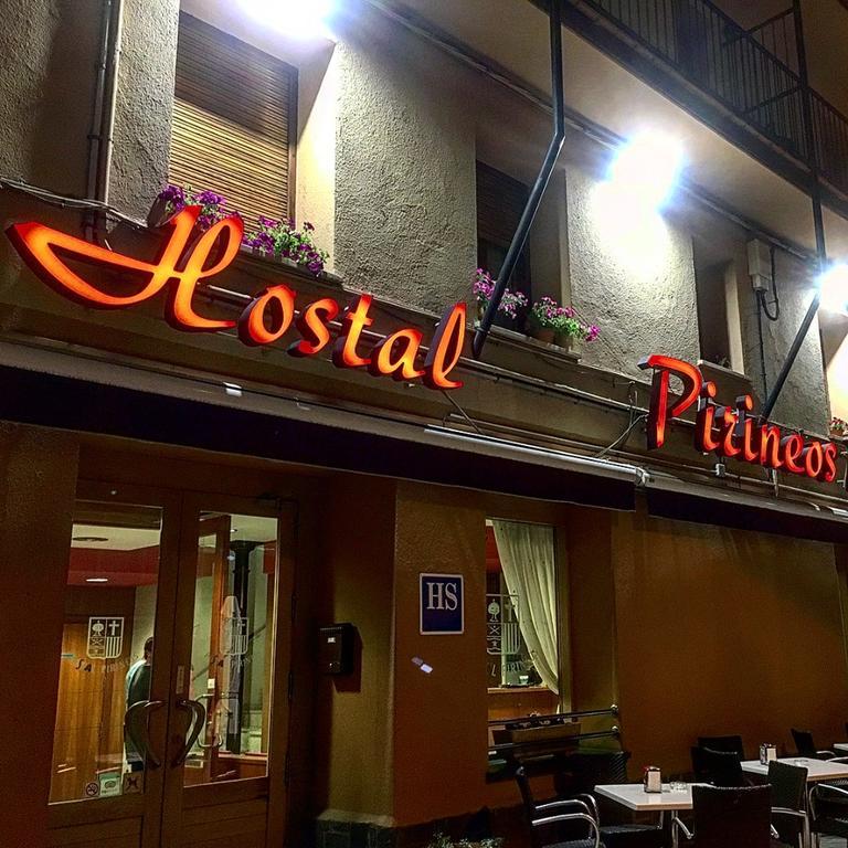 ホテル Hostal Pirineos アインサ エクステリア 写真