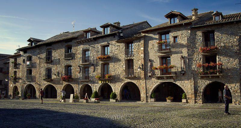 ホテル Hostal Pirineos アインサ エクステリア 写真